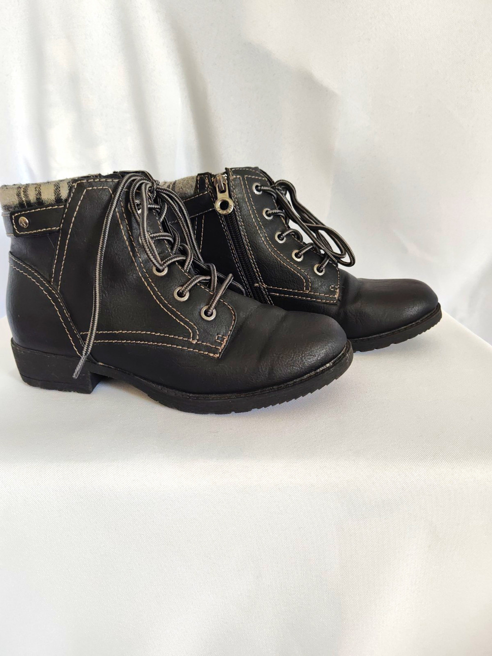 Sporto Women’s Black Faux Leather Ankle Bootie Round Toe Lace-Up Side Zip 7